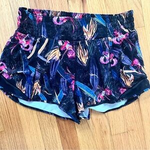 Lululemon Hotty Hot High Rise 2.5”